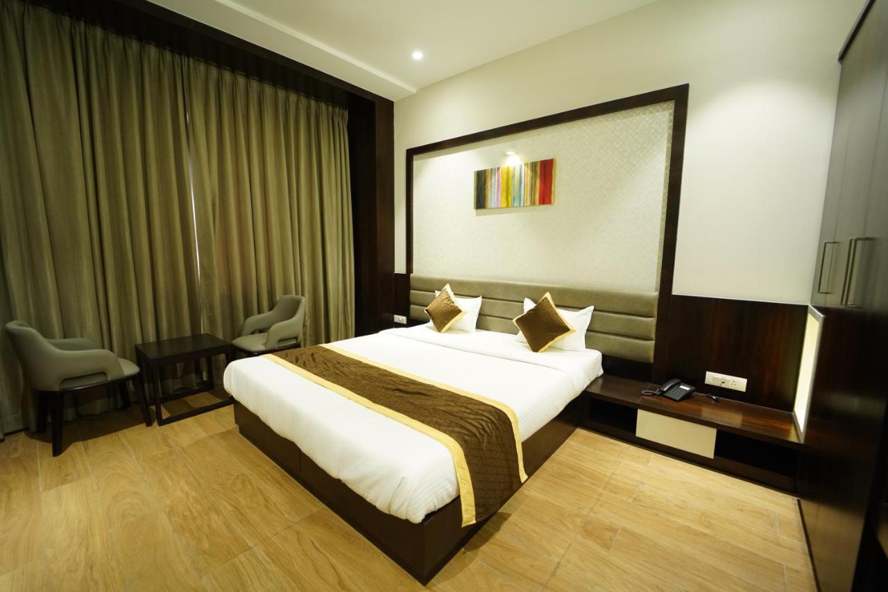 Hotel The Royal Inn Baramati Exteriér fotografie