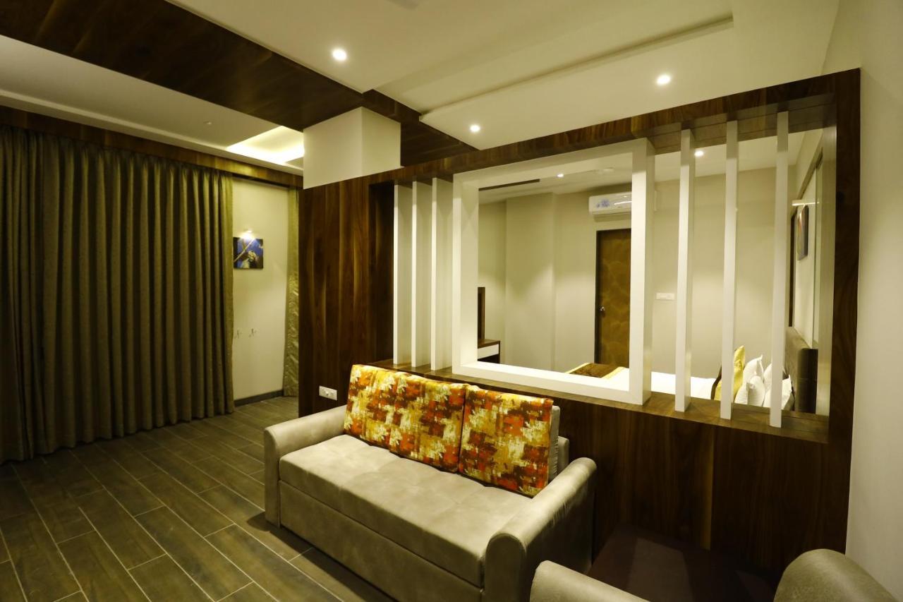 Hotel The Royal Inn Baramati Exteriér fotografie