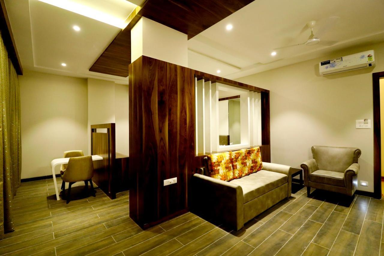 Hotel The Royal Inn Baramati Exteriér fotografie